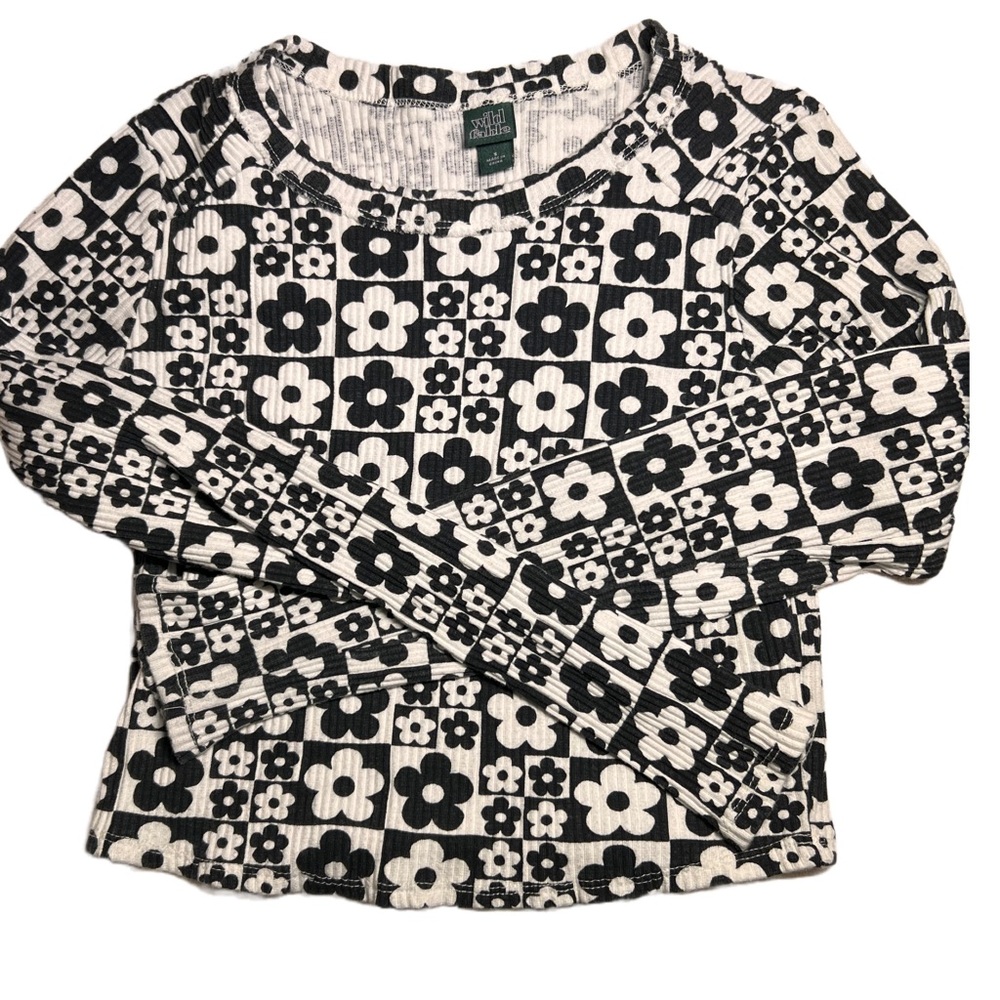 Wild Fable size small black and white long sleeve